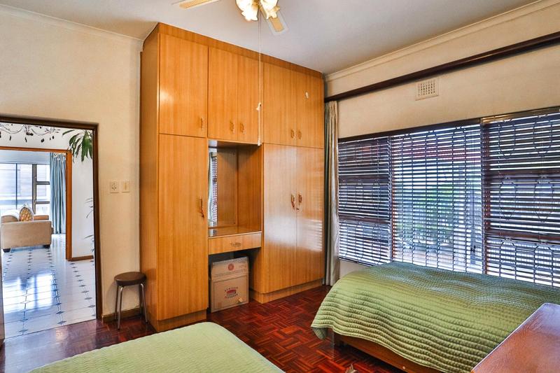 To Let 8 Bedroom Property for Rent in Walmer Estate Western Cape
